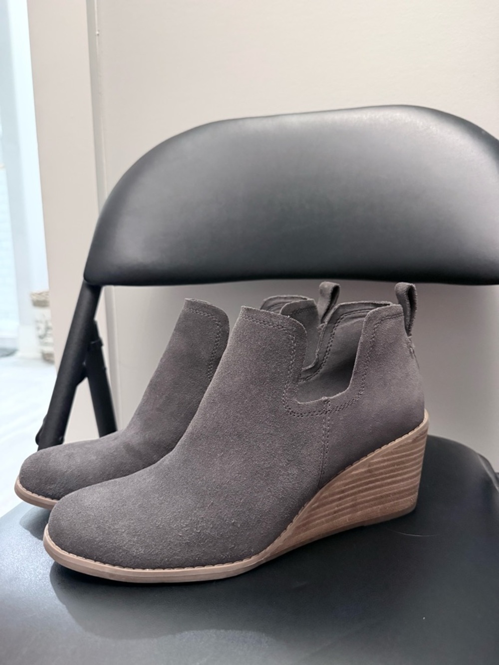 Women’s Toms Gray Suede Wedge Booties - Classic Chelsea Style